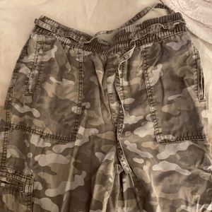 American eagle camo joggers